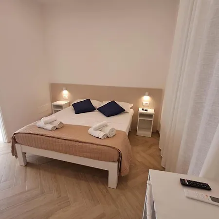 公寓 Residenza Rivellini